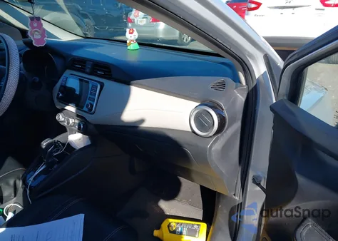 2021 Nissan Versa Sv Xtronic Cvt z USA, uszkodzony, nr VIN 3N1CN8EV6ML830527